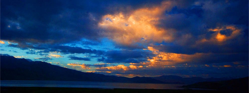 Sunrise at lake side