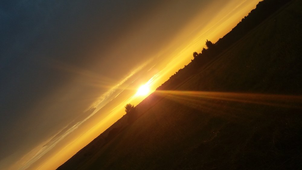 Яркое вечернее солнце!