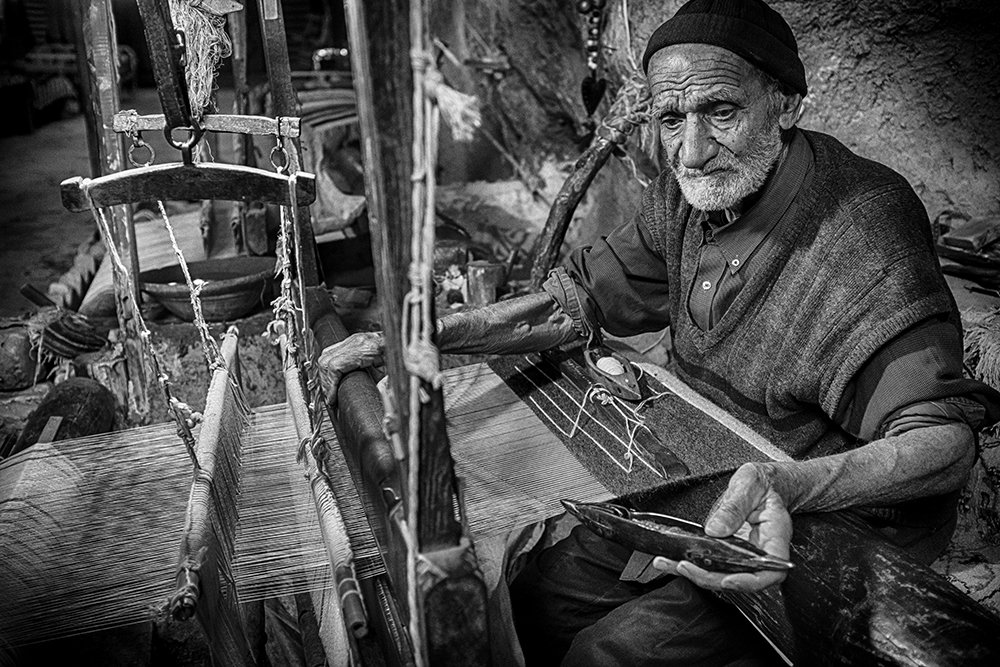 Hand woven rugs workshop