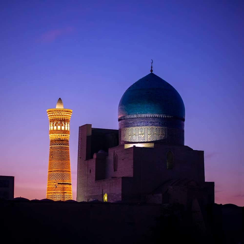 The dome of the Kalyan mosque and the Kalyan minaret