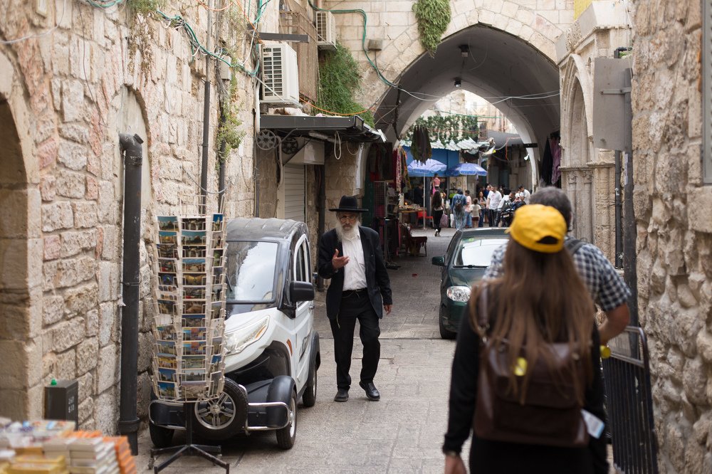 Спешащий дедушка