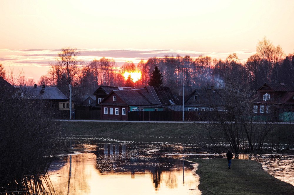 закат на рекеТихввинка