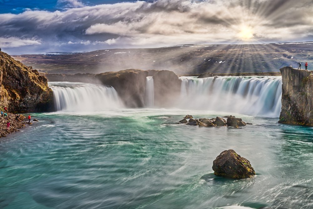 Водопад на закате