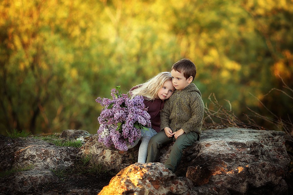 Быть рядом даже когда грустно....