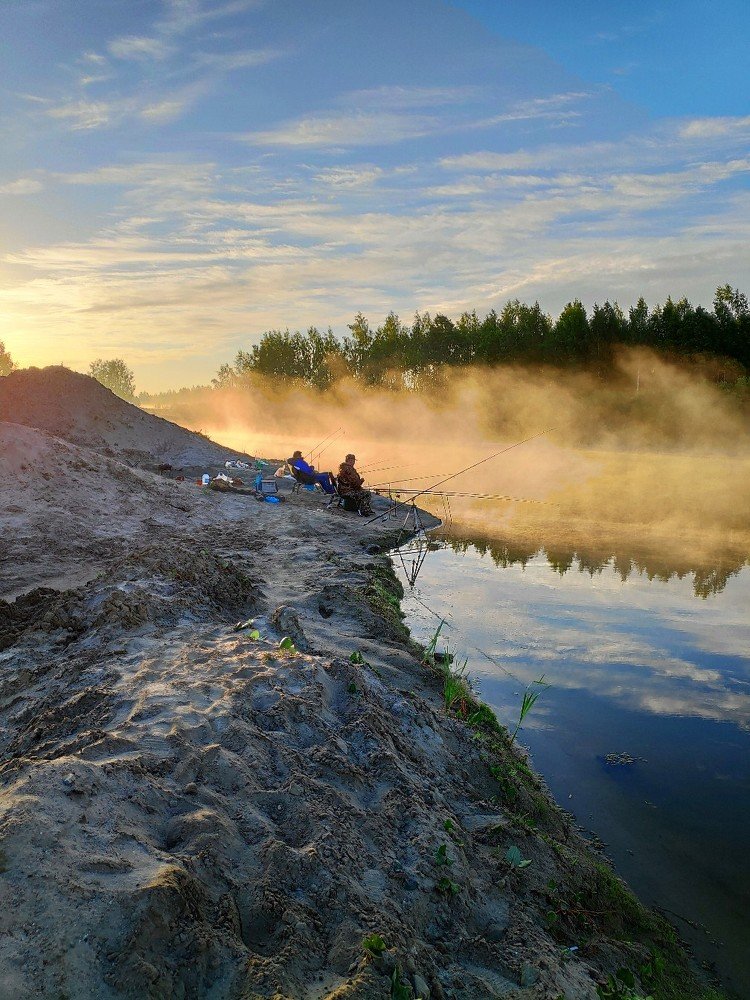 Восход над прудом