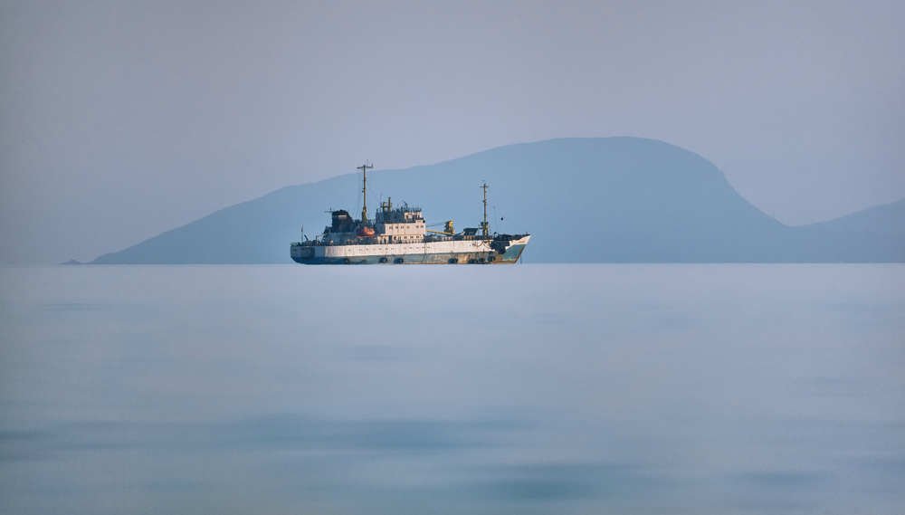 Плавбаза и Аю-Даг