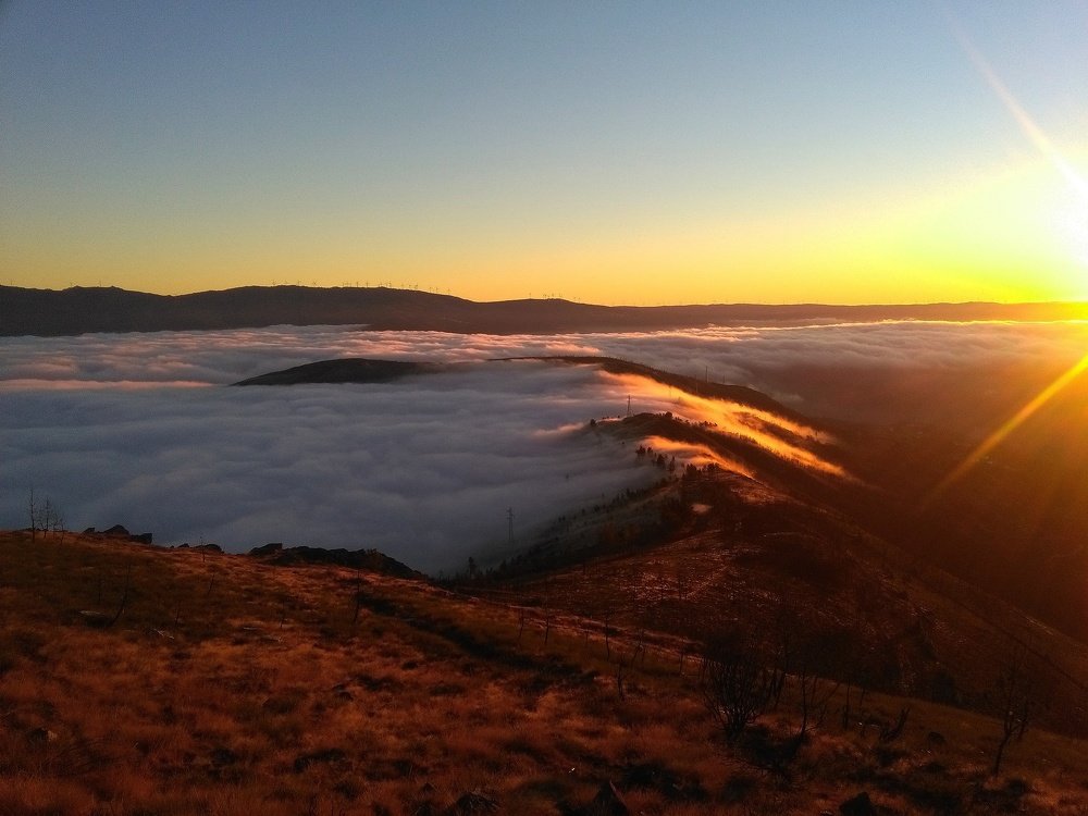 Sunrise at Mount Macário ll