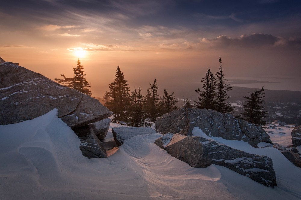 Рассвет на хребете Зюраткуль