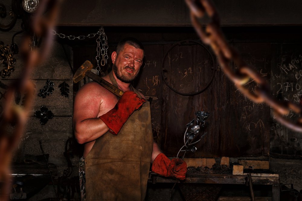 кузнец и роза