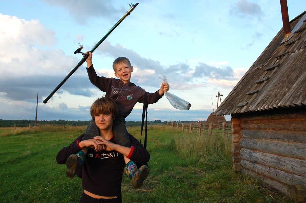 Первый карась!