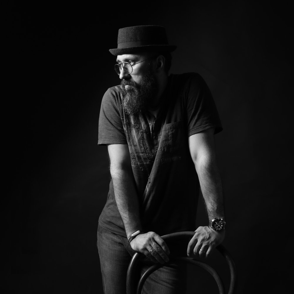 мужской черно-белый портрет