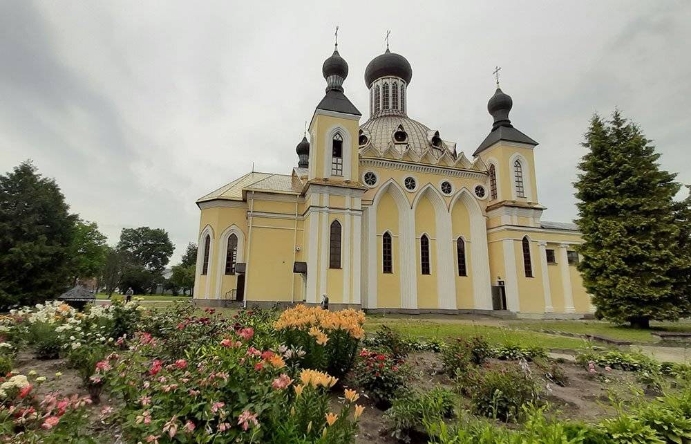 Храм Воскресения Словущего Варваринского монастыря