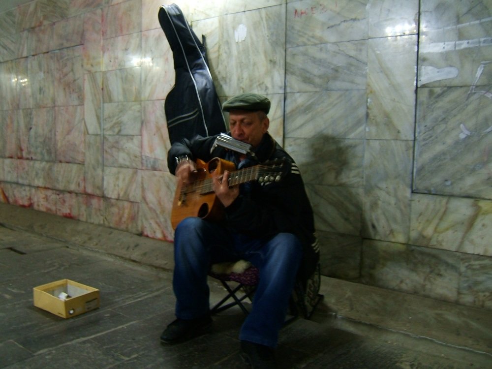 Гитарист   подземного перехода