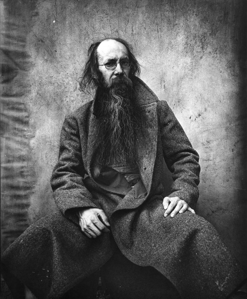 за  год до революции