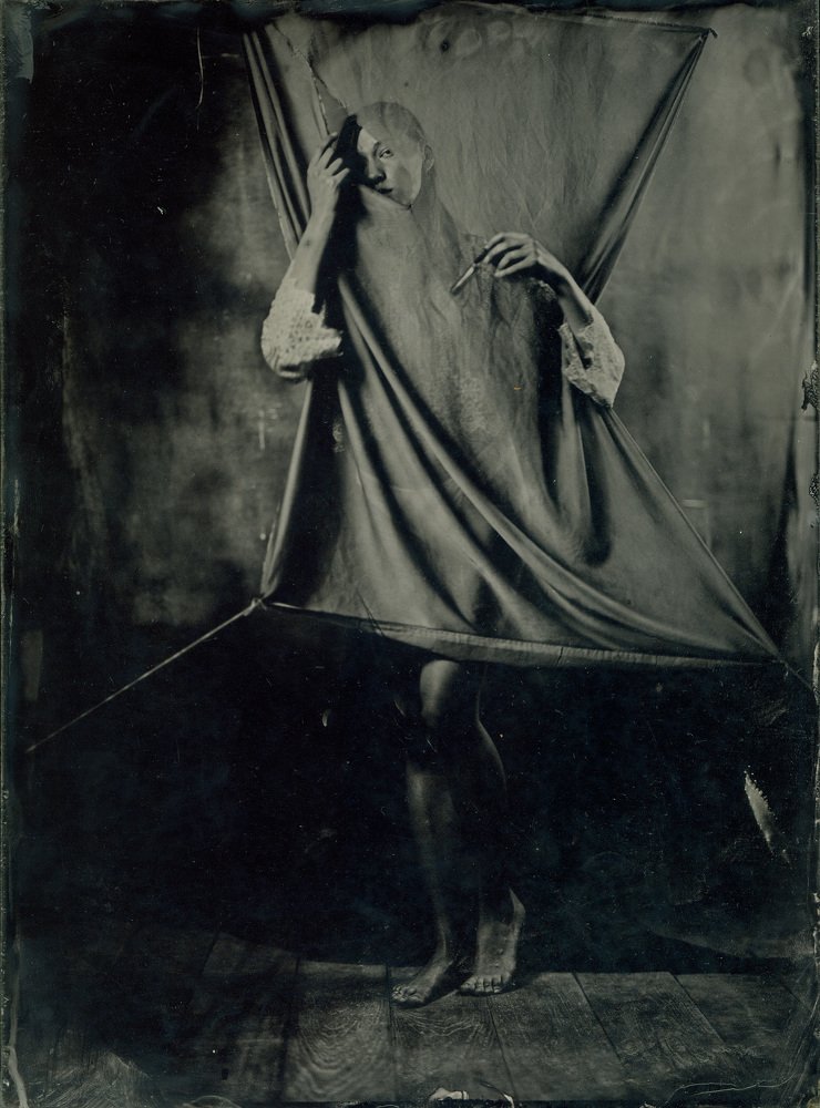 Девушка с лезвием