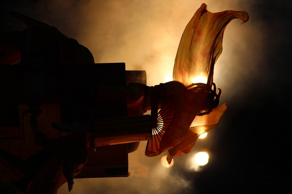 огненная танцовщица