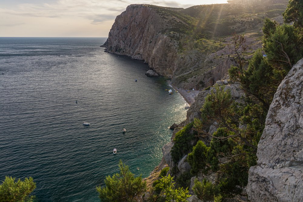 Вид на пляж Васили в Балаклаве