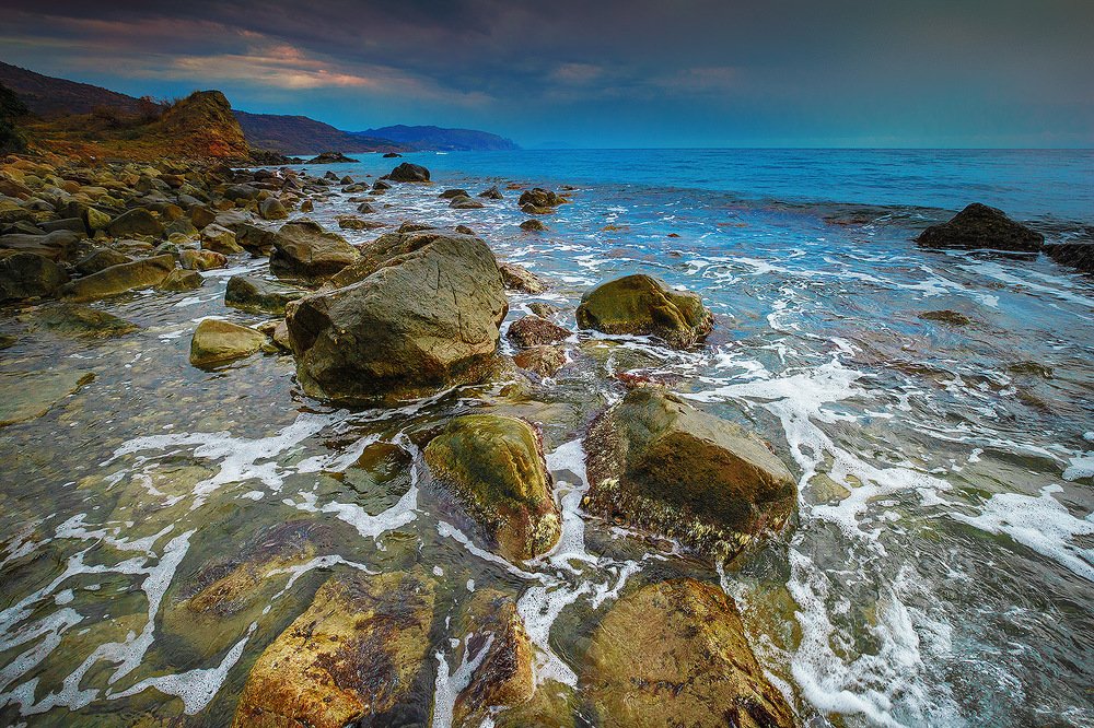 Осеннее побережье у мыса Чабан-Кале. Крым 2018.