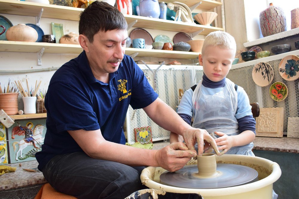 Детей тоже обучают