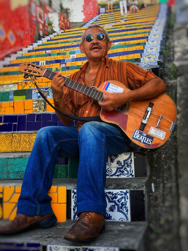 Singing blues on the stairs...