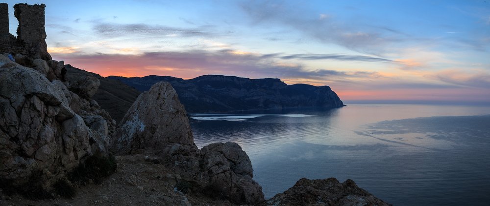 Холодный морской рассвет