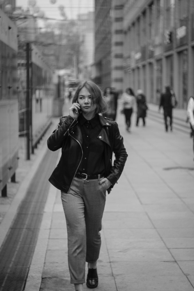 По бульвару...