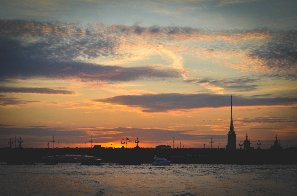 Закат над Петербургом