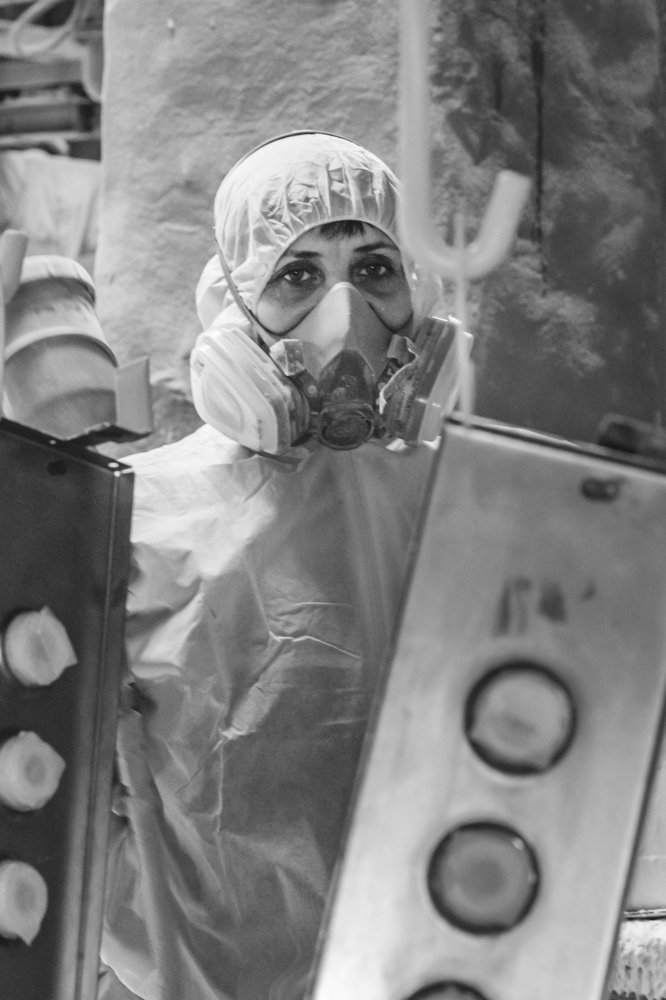 Женщина-маляр