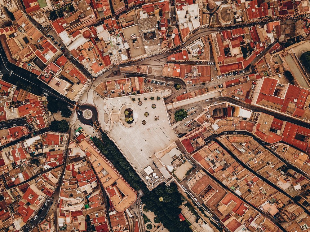 Узкие улицы Кальяри