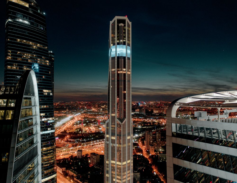 Пролетая над Москва Сити