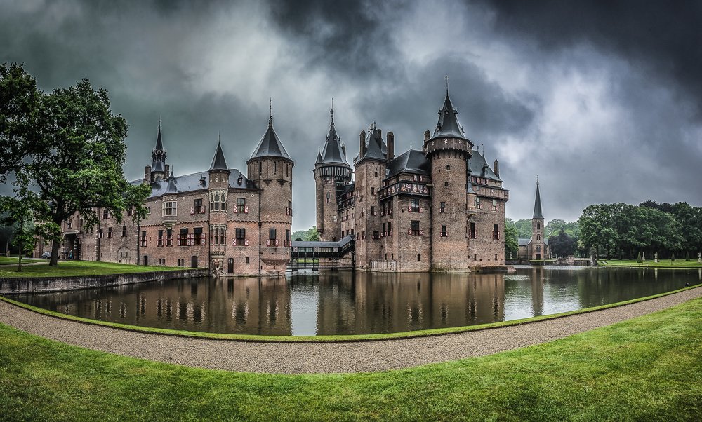 Замок с привидениями