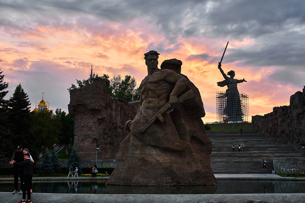 На Мамаевом кургане тишина