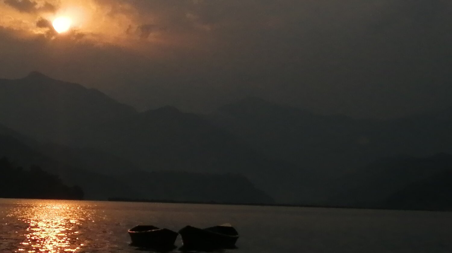 Fewa lake
