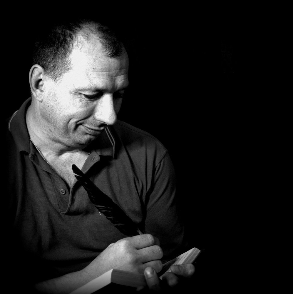 I decided it's time to write novels ... / Решил пора писать романы...