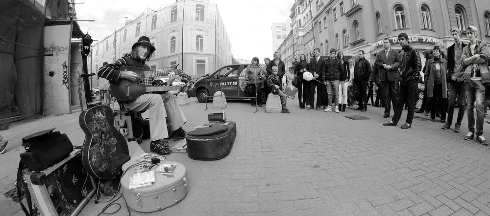 Уличный музыкант