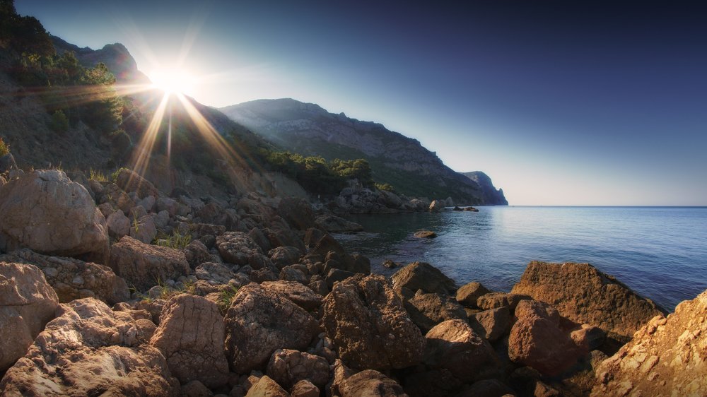 Рассвет над мысом Айя.