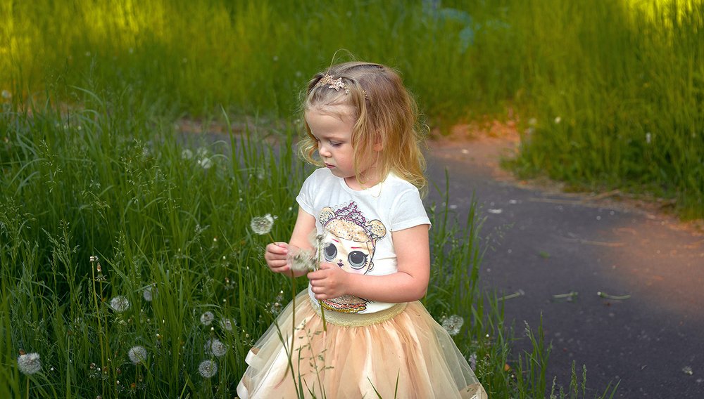 Девочка одуванчик