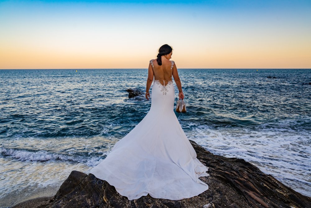 The bride and the sea