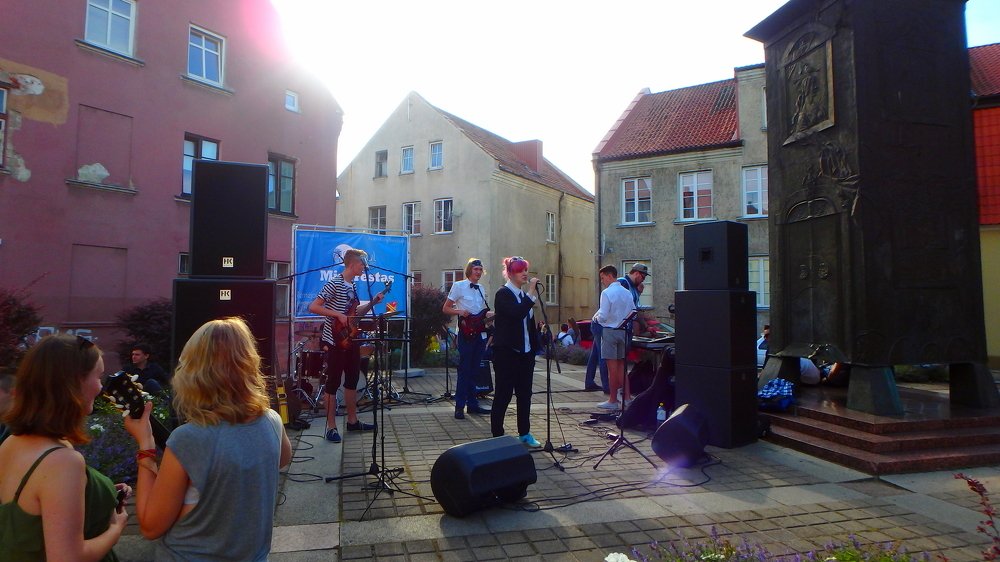 На празднике Моря В Клайпеде, Группа