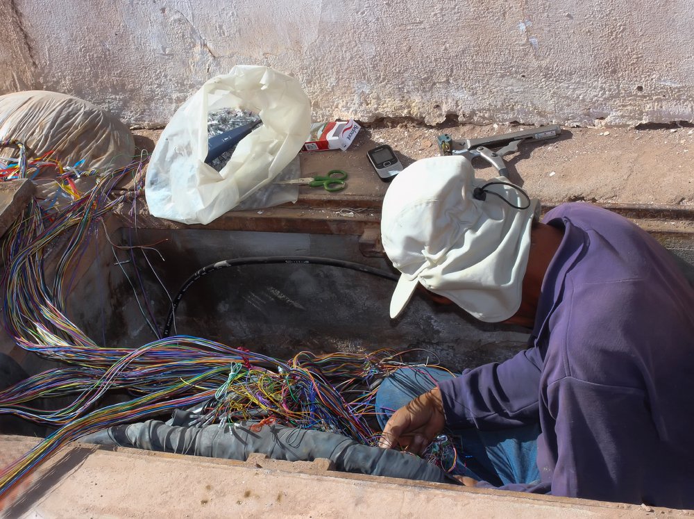 телефонист, вся связь в моих руках