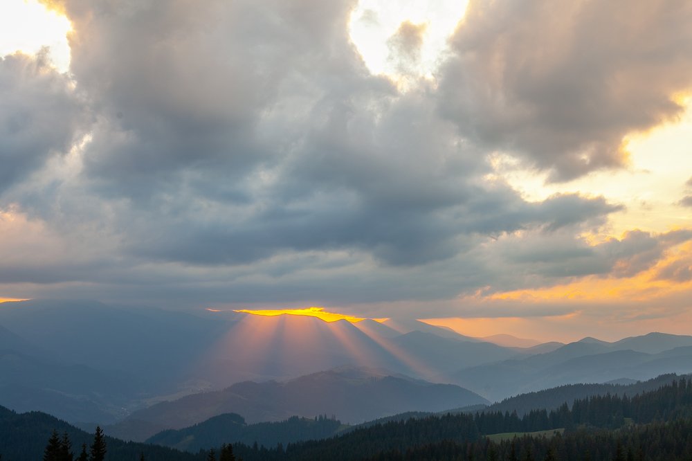 Гори сплять