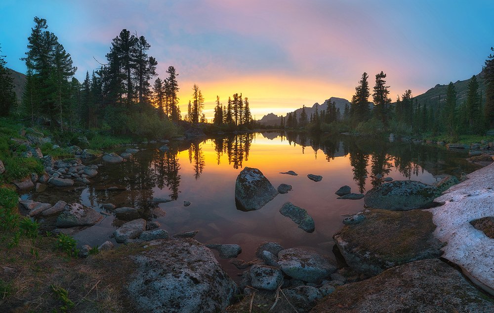 Закат на Лазурном озере.