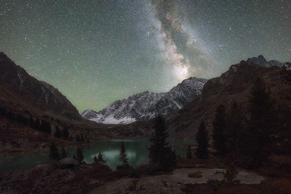 Ночь на озере Куйгук.