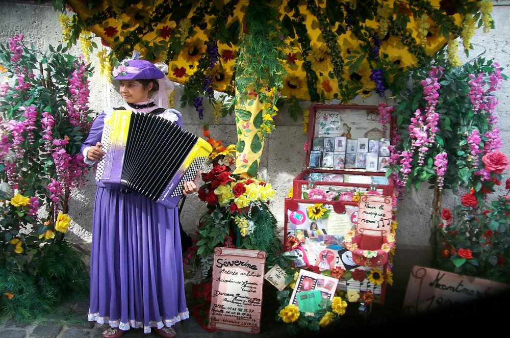 на улицах Парижа