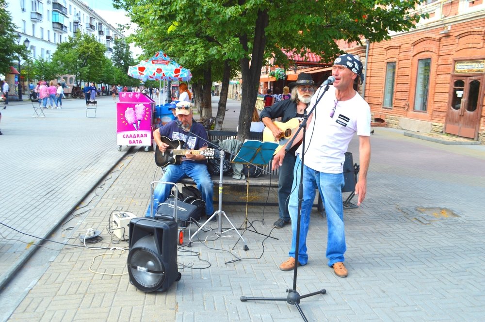 Песни далёкой юности