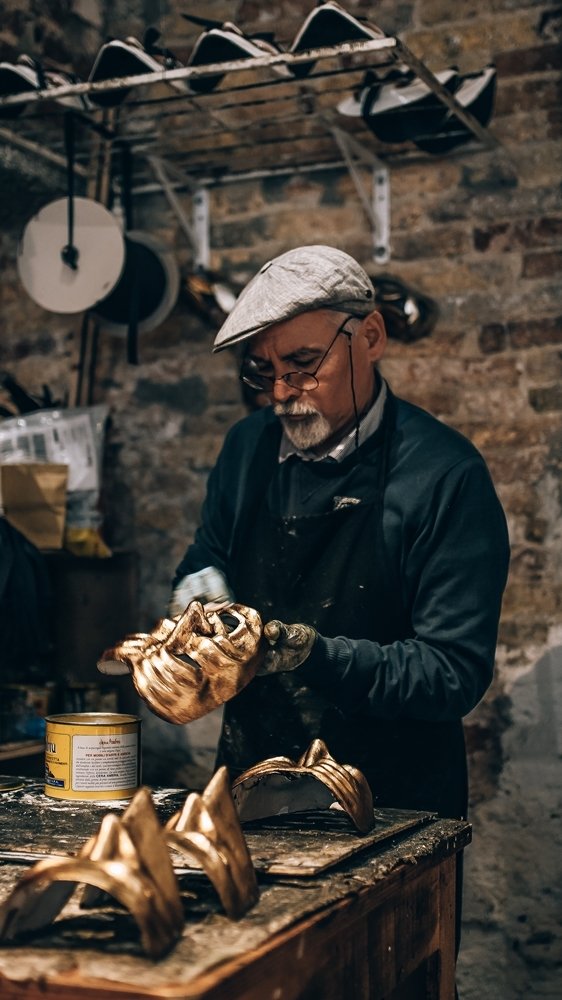 Мастер венецианских масок