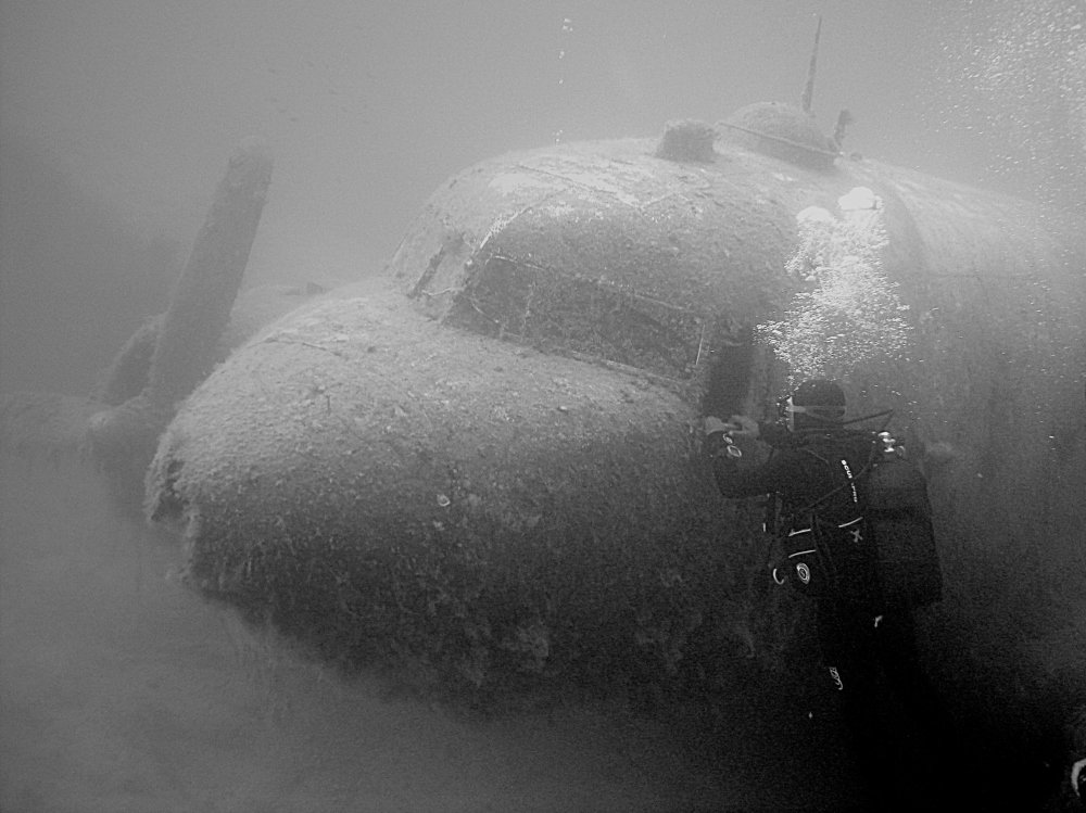 C47 - Dakota sunk plane