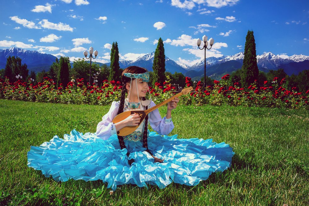 Девочка с домброй