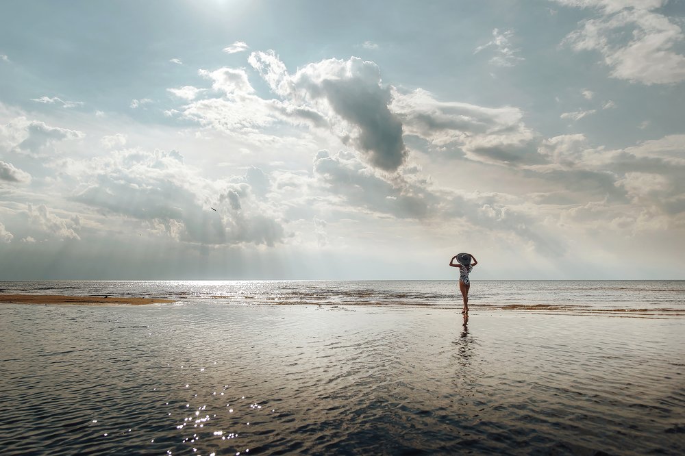 The girl and the sea.