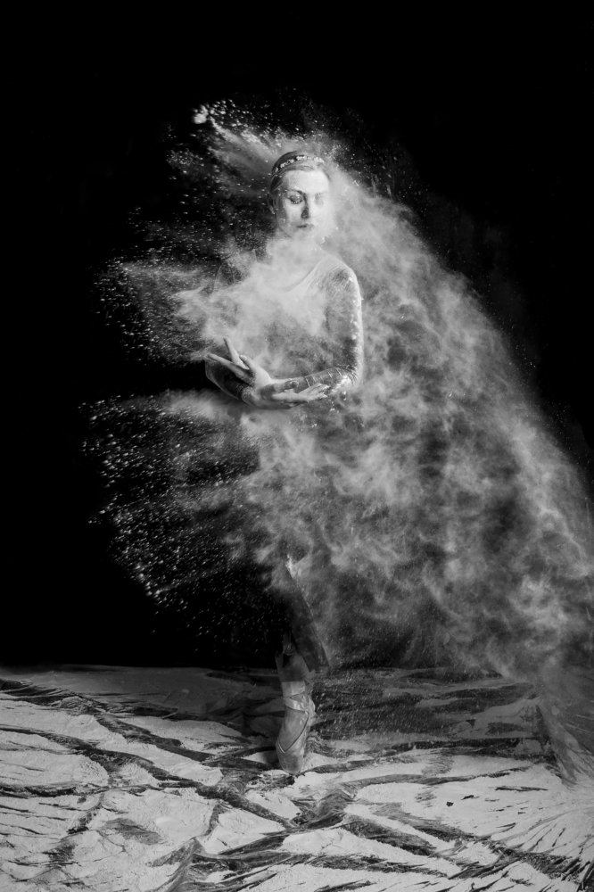 Вся в танце